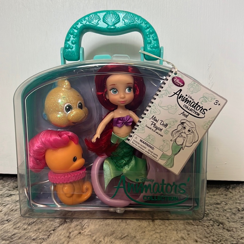 Disney mini doll playset